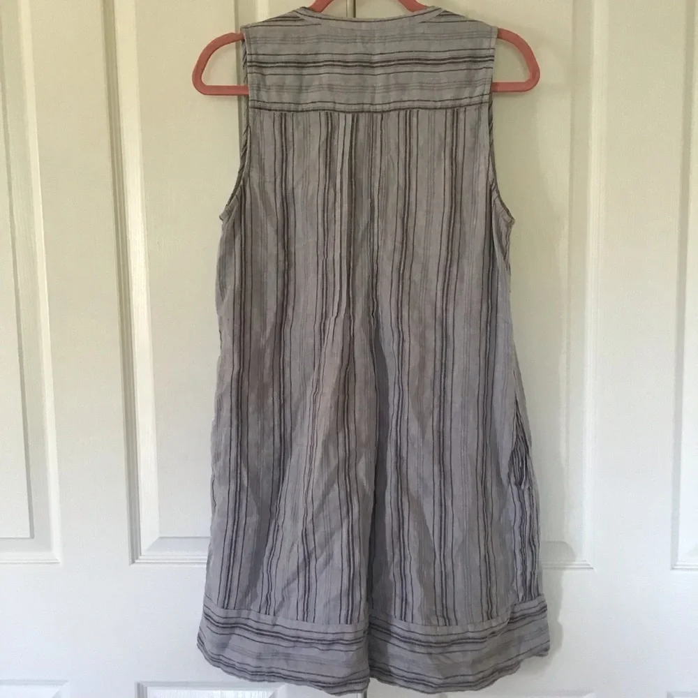 Faherty Light Blue Sleeveless Pleated Linen Shift Dress